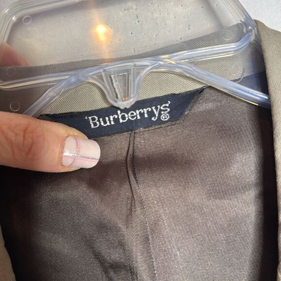 Burberry Vintage 100% Pure Wool Tan Suit. Pants size 34. Jacket size 42. - Picture 13 of 16